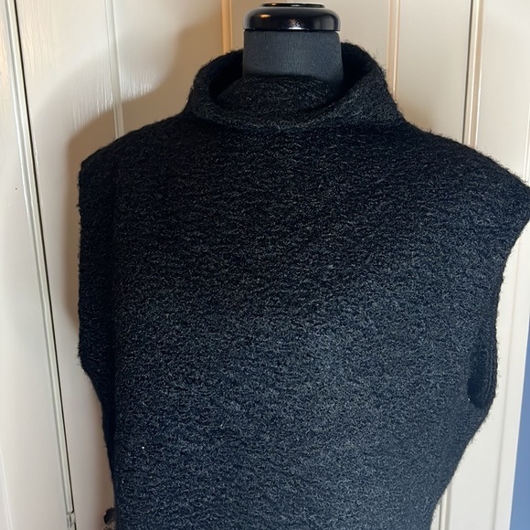 Zara sleeveless plush shirt - Picture 2 of 6